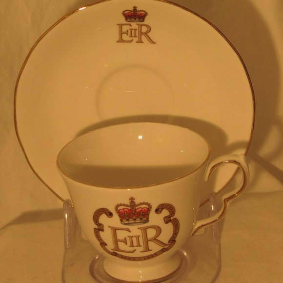 Queen Anne Bone China Silver Jubilee Commemorative Cup and Saucer - Picture 1 of 4